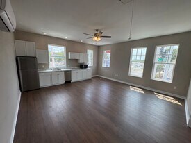 201 E Orange Ave in Eustis, FL - Building Photo