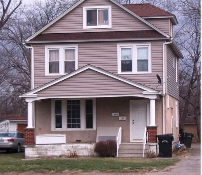 property at 283 Abbe Rd N