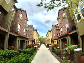 176 W Barry Links Way in South Salt Lake, UT - Building Photo - Building Photo