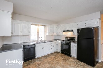 11008 E 83rd St in Raytown, MO - Building Photo - Building Photo