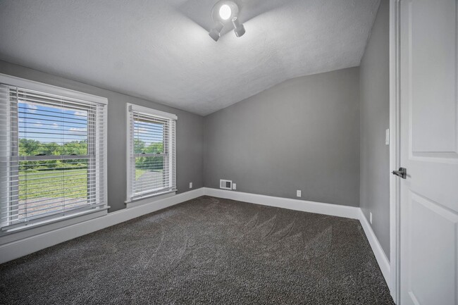 property at 118 15th St