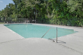 Deerfield Run Apartments in Florence, SC - Building Photo - Building Photo