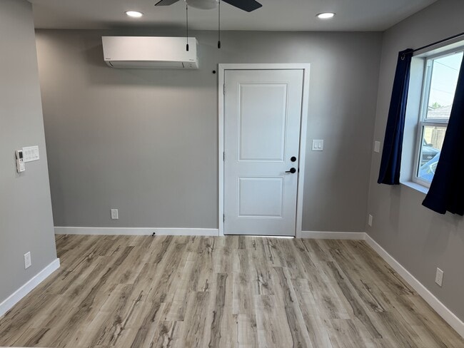 2428 Denver St, Unit 1 in San Diego, CA - Building Photo - Building Photo