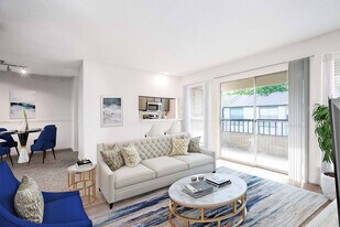 Hunters Glen in Plano, TX - Building Photo