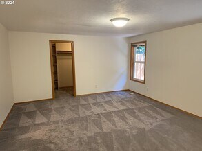 2262 NE 162nd Ave in Portland, OR - Building Photo - Building Photo