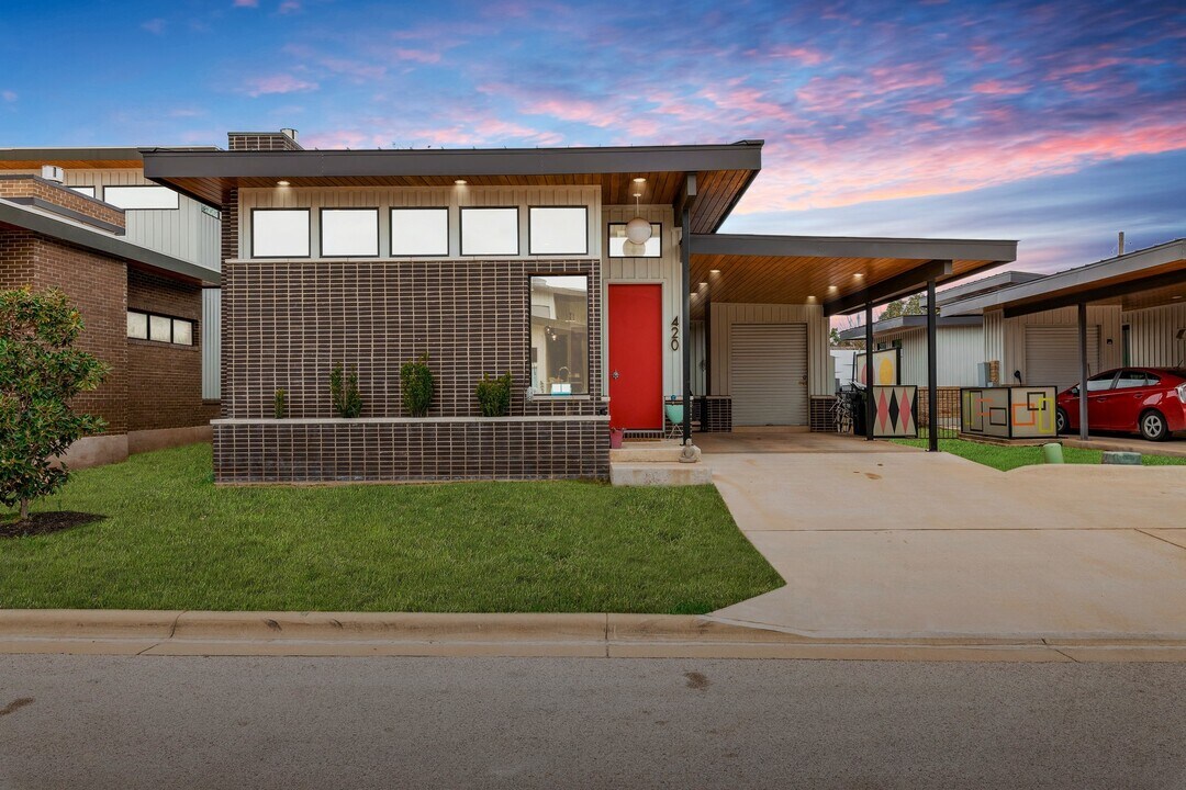 420 Starlight Vlg Lp in Leander, TX - Building Photo