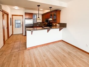 6432 NE Melby Way, Unit 104 in Moses Lake, WA - Foto de edificio - Building Photo