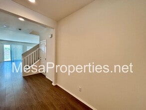 6966 Madison Ln in Fontana, CA - Building Photo - Building Photo