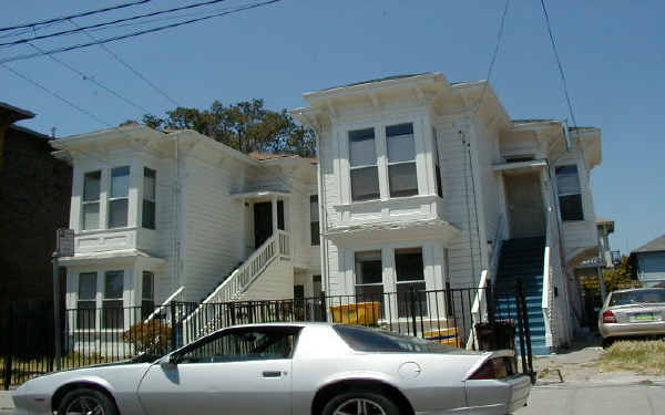 682-686 25th St in Oakland, CA - Building Photo