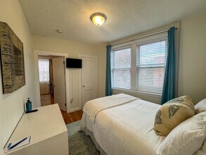 191 Kent St, Unit #5 in Brookline, MA - Building Photo - Building Photo
