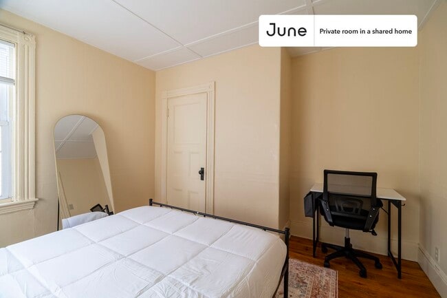 Private bedroom in 4 bed/1 bath Home in Boston, MA - Building Photo - Building Photo