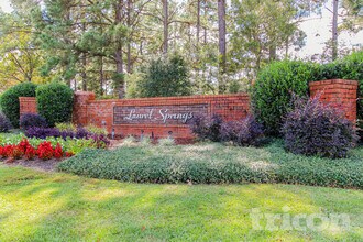 22 Crimson Ct in Columbia, SC - Foto de edificio - Building Photo