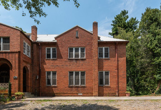 37 Brown St in Weaverville, NC - Building Photo - Building Photo