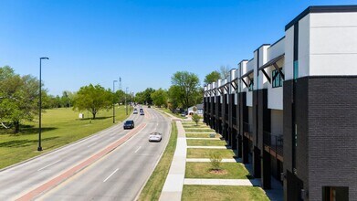 3769 Riverside Dr in Tulsa, OK - Building Photo - Building Photo