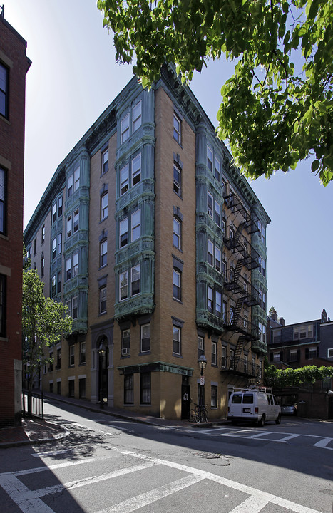 108 Myrtle St in Boston, MA - Foto de edificio