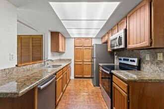 98-1724-1724 Ka?ahumanu St in Pearl City, HI - Foto de edificio - Building Photo