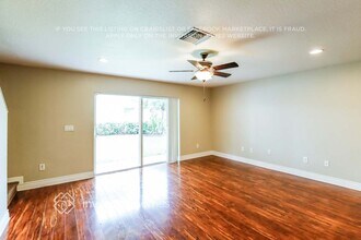 5902 Royal Way in Tamarac, FL - Building Photo - Building Photo