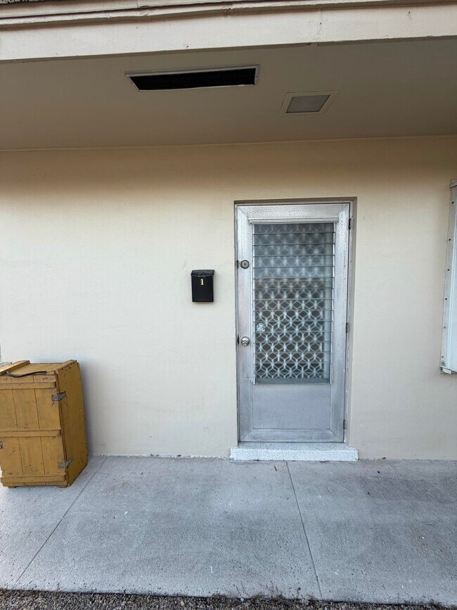 1017 SE 3rd St in Deerfield Beach, FL - Building Photo - Building Photo