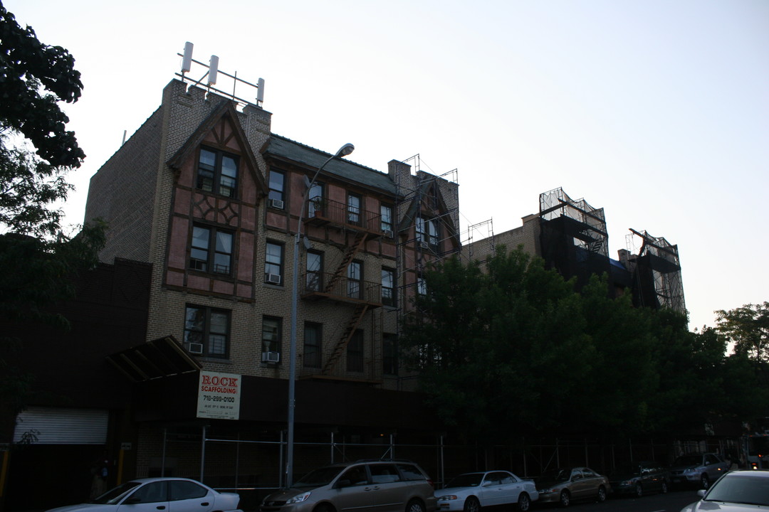 1570 Leland Ave in Bronx, NY - Foto de edificio