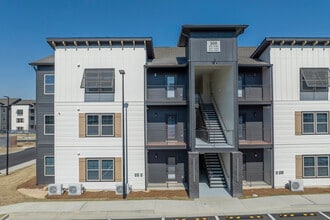 Pointe Grand Reservation Way in Augusta, GA - Building Photo - Building Photo