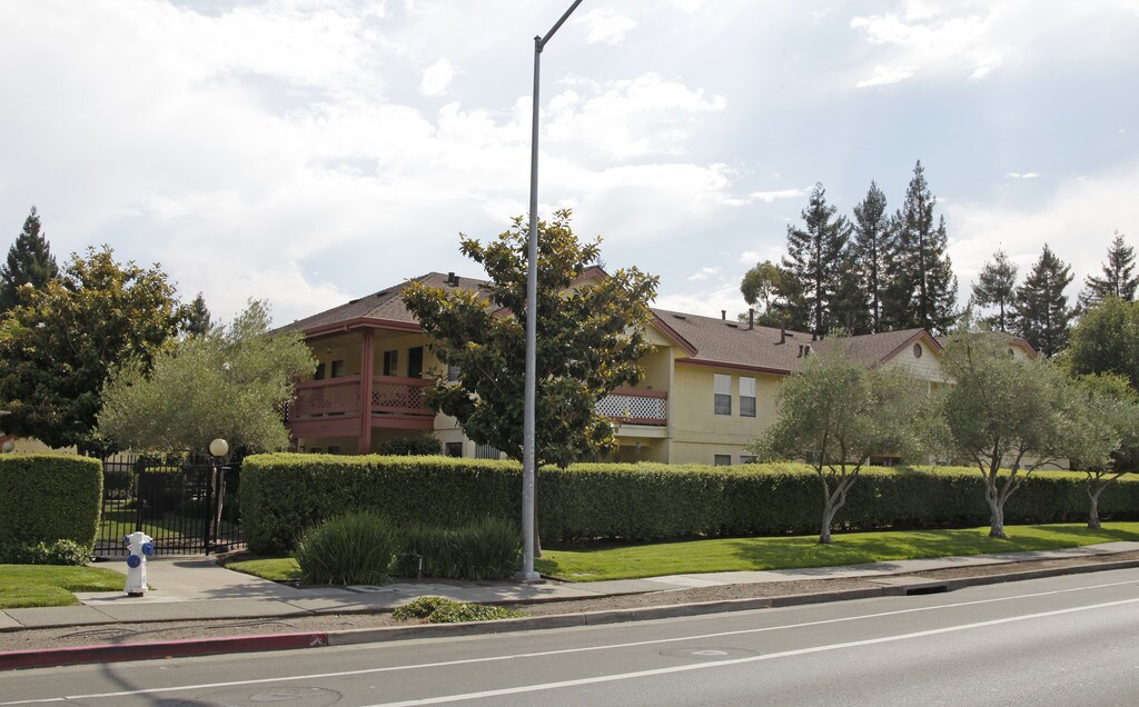Redwood Meadows Senior Apartments Santa Rosa, CA Apartments For Rent