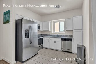 2272 W Harmont Dr in Phoenix, AZ - Building Photo - Building Photo