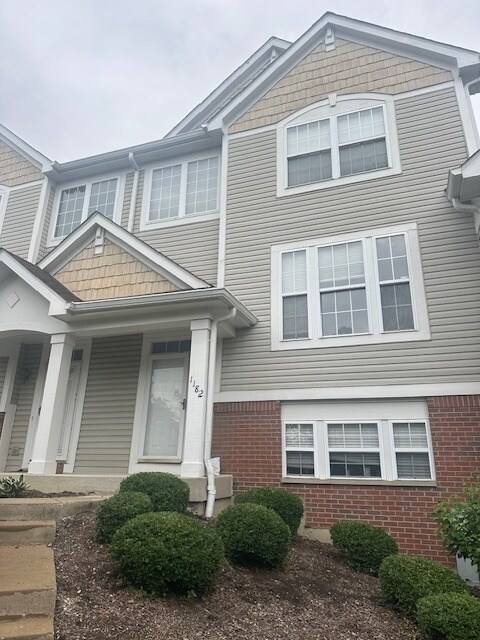 1182 Georgetown Way in Vernon Hills, IL - Building Photo