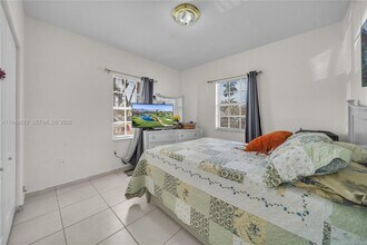 7567 N Augusta Dr in Hialeah, FL - Building Photo - Building Photo