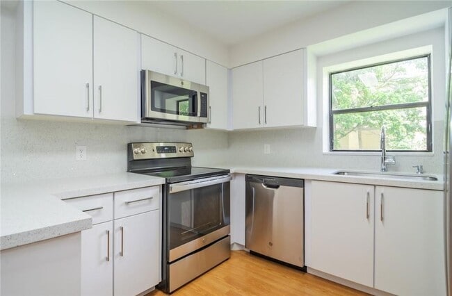 491 Racquet Club Rd, Unit 212 in Weston, FL - Foto de edificio - Building Photo