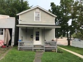 703 Highland Ave in Meadville, PA - Building Photo