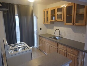 10946 Otsego St, Unit 2 in Los Angeles, CA - Foto de edificio - Building Photo