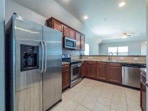 174 Barn Owl Loop in Leander, TX - Building Photo - Building Photo