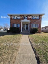 2426 County Rd I in Mounds View, MN - Building Photo