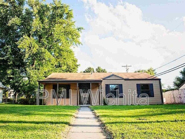 1301 Arlington St in Park City, KS - Building Photo - Building Photo