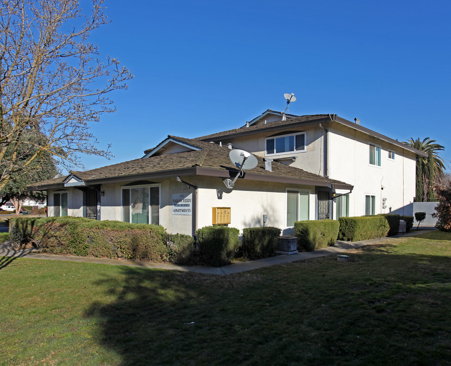 3101 Occidental Dr in Sacramento, CA - Building Photo