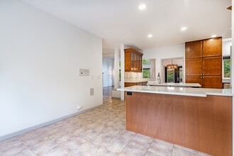 8975 Snowy Owl Ln in Blaine, WA - Building Photo - Building Photo