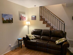 Townhome fully furnished 1-2 Bedrooms Options in Cottonwood Heights, UT - Building Photo - Building Photo