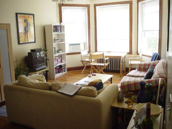 21 Gibbs St, Unit 2 in Brookline, MA - Foto de edificio - Building Photo
