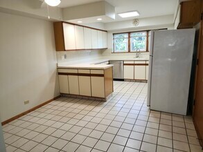 6800 N Overhill Ave in Chicago, IL - Building Photo - Building Photo