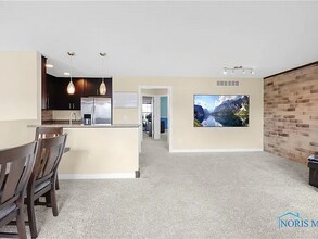 4733 Lakeside Dr in Maumee, OH - Building Photo - Building Photo