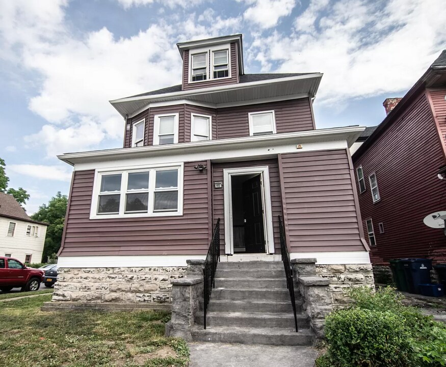 402 W Ferry St, Unit 2 in Buffalo, NY - Building Photo