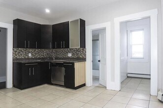1000 Memorial Dr, Unit 2F in Cambridge, MA - Building Photo - Building Photo