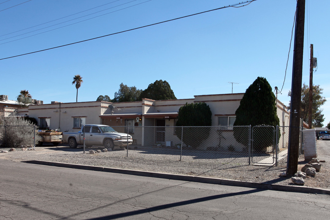 5420-5440 E Lee St in Tucson, AZ - Building Photo