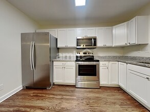 7450 Sterling Springs Way in Burlington, KY - Foto de edificio - Building Photo