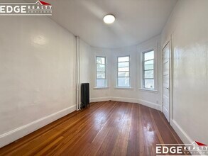 97 Franklin St, Unit 1 in Boston, MA - Foto de edificio - Building Photo