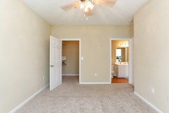 Greys Harbor at Lake Norman in Huntersville, NC - Building Photo - Interior Photo