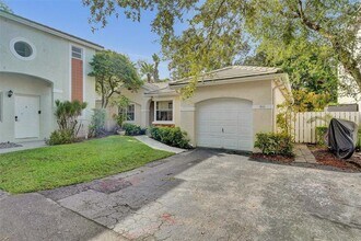 9836 NW 9th Ct in Plantation, FL - Building Photo - Building Photo