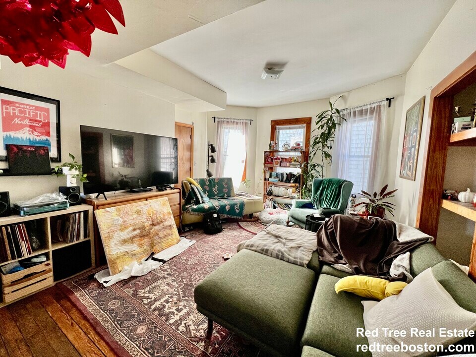 346 Faneuil St, Unit 2 in Boston, MA - Foto de edificio