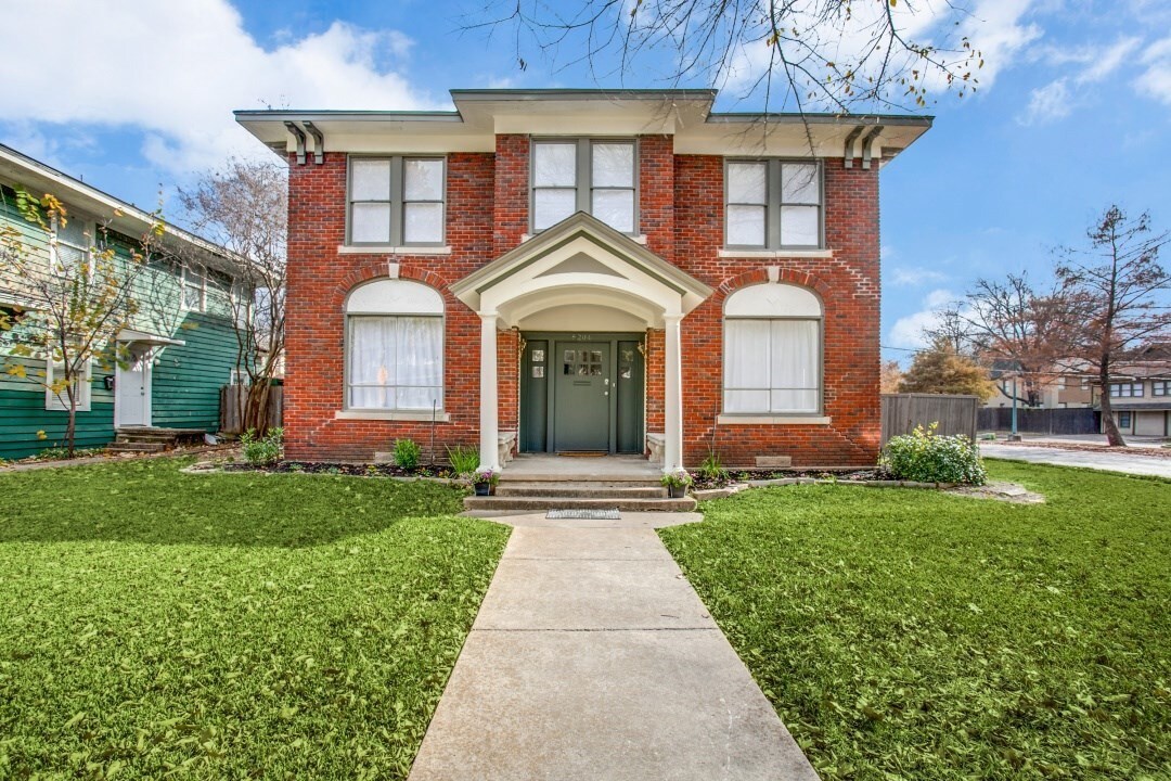 5204 Junius St in Dallas, TX - Foto de edificio