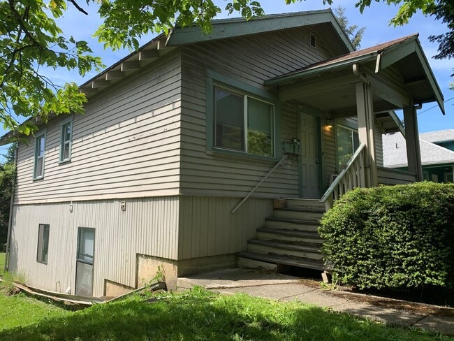 property at 1149 Humboldt St